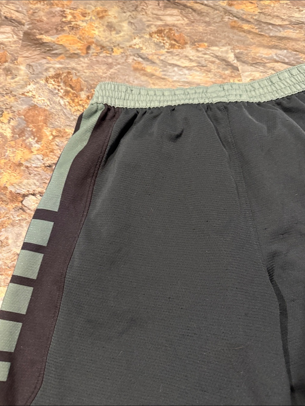 Nike youth boys size large Black and Sage Performance Athletic Shorts - Picture 15 of 15